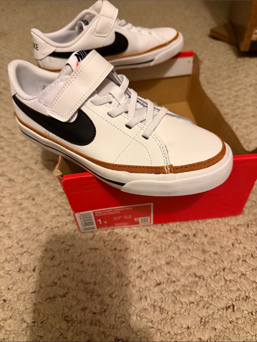 Nike Kids White, Black & Brown Trim Low-Top Sneaker